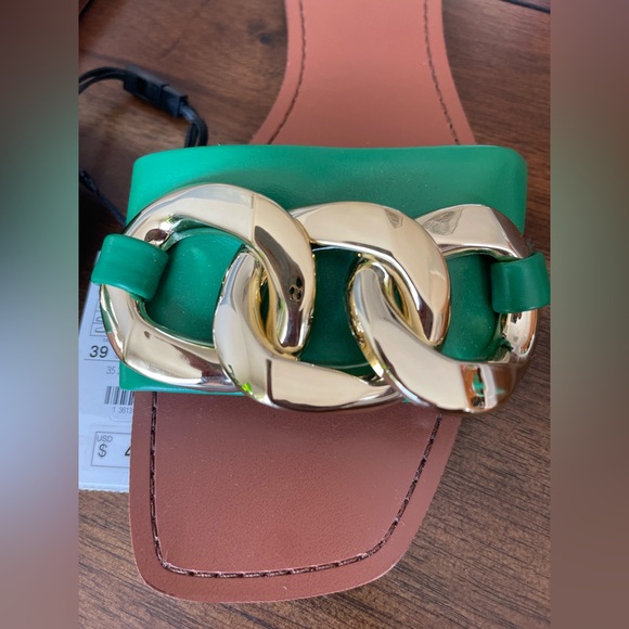 NWT Zara Women's Sandals with Green and Gold Chain - Picture 2 of 4